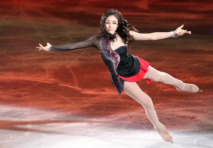 Kim Yu-Na còn là cô gái quyền lực nhất Hàn Quốc. Nữ hoàng trượt băng nghệ thuật đã đứng vị trí đầu tiên trong danh sách “40 người quyền lực Hàn Quốc” do tạp chí Forbes Hàn Quốc (phiên bản Forbes tiếng Hàn) bình chọn. Kim Yu-Na xếp thứ 2 về tầm ảnh hưởng, thứ nhất về sự chuyên nghiệp, thứ 3 về sự nổi tiếng và thứ 12 về thu nhập. Xét toàn diện, Kim xếp ở số 1, tức là người quyền lực nhất Hàn Quốc.